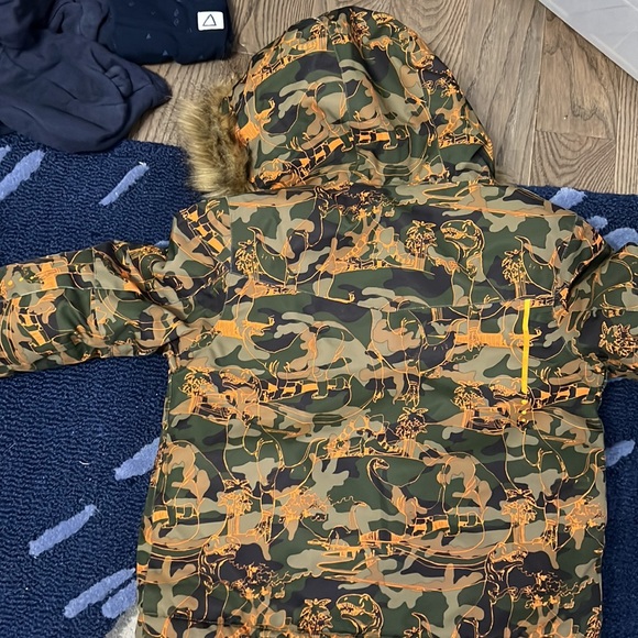 Great condition Ripzone winter coat size 2 T with detachable hood fur - Picture 4 of 4